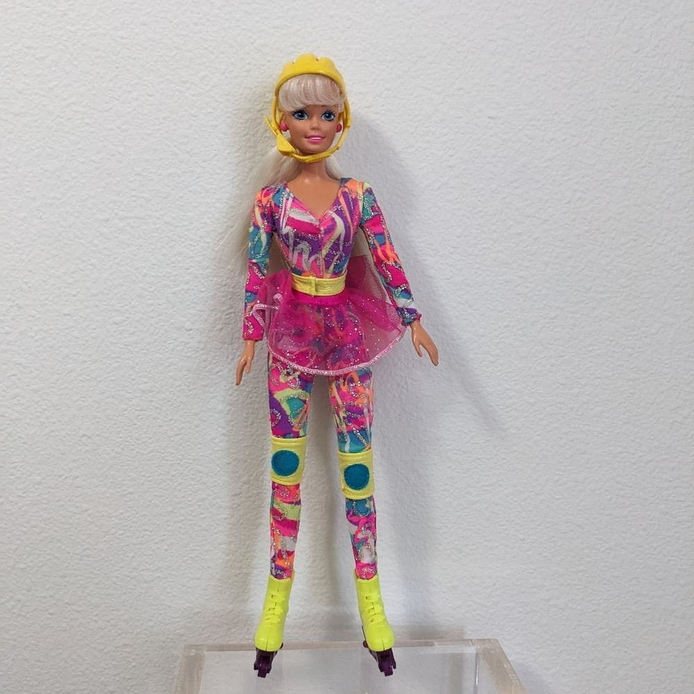 Hot Skatin Barbie Doll Articulated Jointed Blonde Hair Blue Eyes 1993 Mattel
